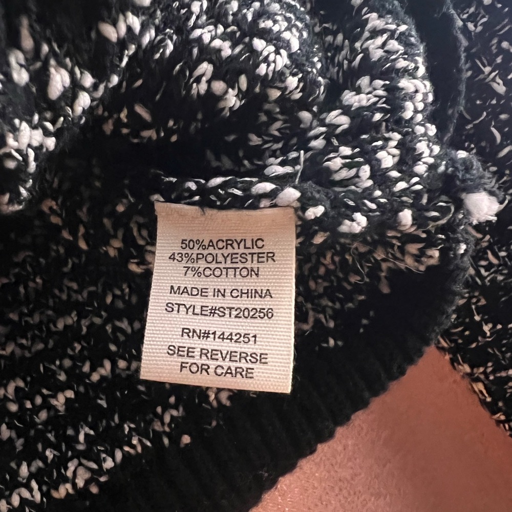 Jessica Simpson Black and White Cardigan - Picture 8 of 8